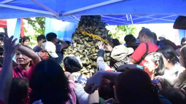 Penuh Makna dan Nilai Tradisi, Festival 1.000 Bacang Meriahkan Peh Cun 2576