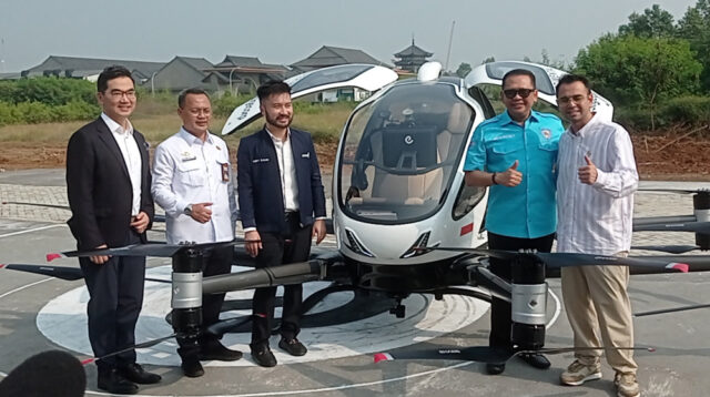 Raffi Ahmad dan Rudy Salim Buka Era Taksi Terbang Indonesia Lewat EHang 216-S