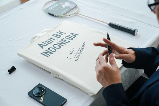 OPPO dan IOA Galang Rp2,5 Miliar Lewat Lelang Amal untuk Pembinaan Atlet Indonesia