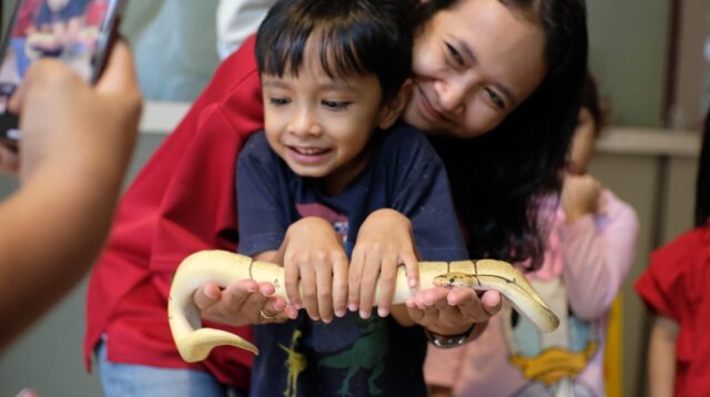 Atria Hotel Gading Serpong Hadirkan Mini Zoo Edukatif di Masa Liburan Sekolah