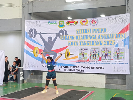 16 Atlet Angkat Besi Seleksi Kejurnas di GOR Neglasari Kota Tangerang