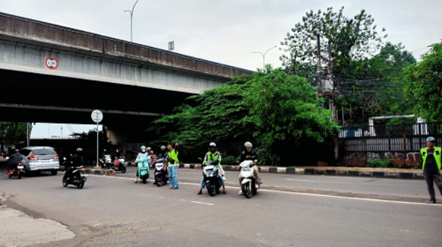 Dishub dan Polres Metro Tangerang Ubah Arah Lalu Lintas demi Kurangi Kemacetan di Hasyim Asy’ari