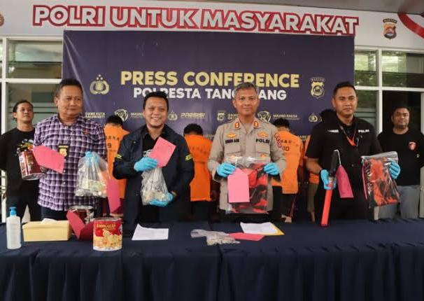 Aksi Premanisme Ormas di Tangerang, Polisi Amankan 7 Pelaku Pemerasan Aksi Premanisme Ormas di Tangerang, Polisi Amankan 7 Pelaku Pemerasan