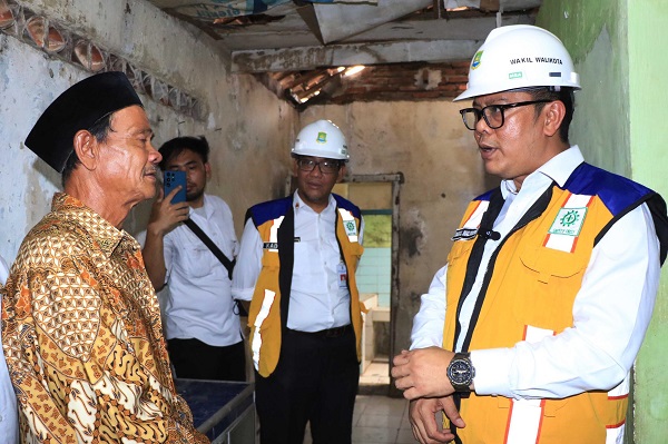 Pemerintah Kota (Pemkot) Tangerang terus menegaskan komitmennya dalam meningkatkan kesejahteraan masyarakat melalui program renovasi Rumah