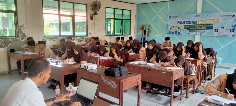 Membaca Karya Tulis Siswa MTs Negeri 5 Tangerang, Nomor 5 Bikin Haru