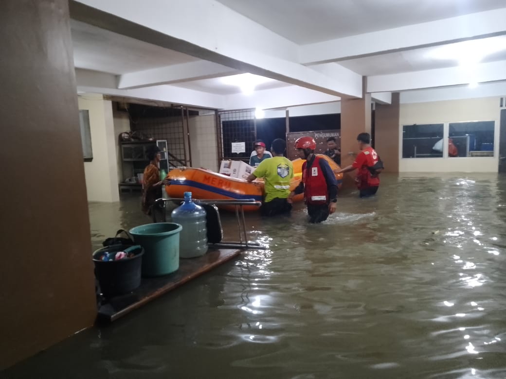 PMI Kota Tangerang Distribusikan Bantuan untuk Warga Terdampak Banjir