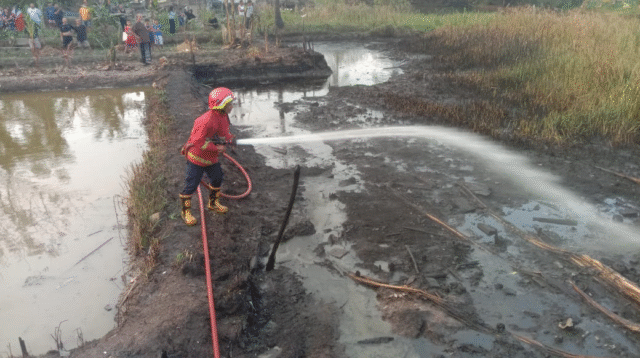 Bakar Sampah Picu Kebakaran Lahan di Cipete, BPBD Kota Tangerang Gerak Cepat