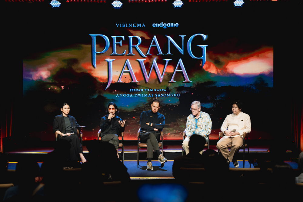 Visinema Pictures resmi mengumumkan proyek film terbarunya bertajuk Perang Jawa, sebuah karya epik yang akan mengangkat kisah perjuangan Pangeran Diponegoro dalam melawan kolonialisme Belanda. Visinema Pictures resmi mengumumkan proyek film terbarunya bertajuk Perang Jawa, sebuah karya epik yang akan mengangkat kisah perjuangan Pangeran Diponegoro dalam melawan kolonialisme Belanda.