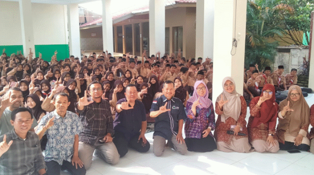 JMSI Banten Latih Siswa MTsN 5 Tangerang Teknik Menulis Kreatif
