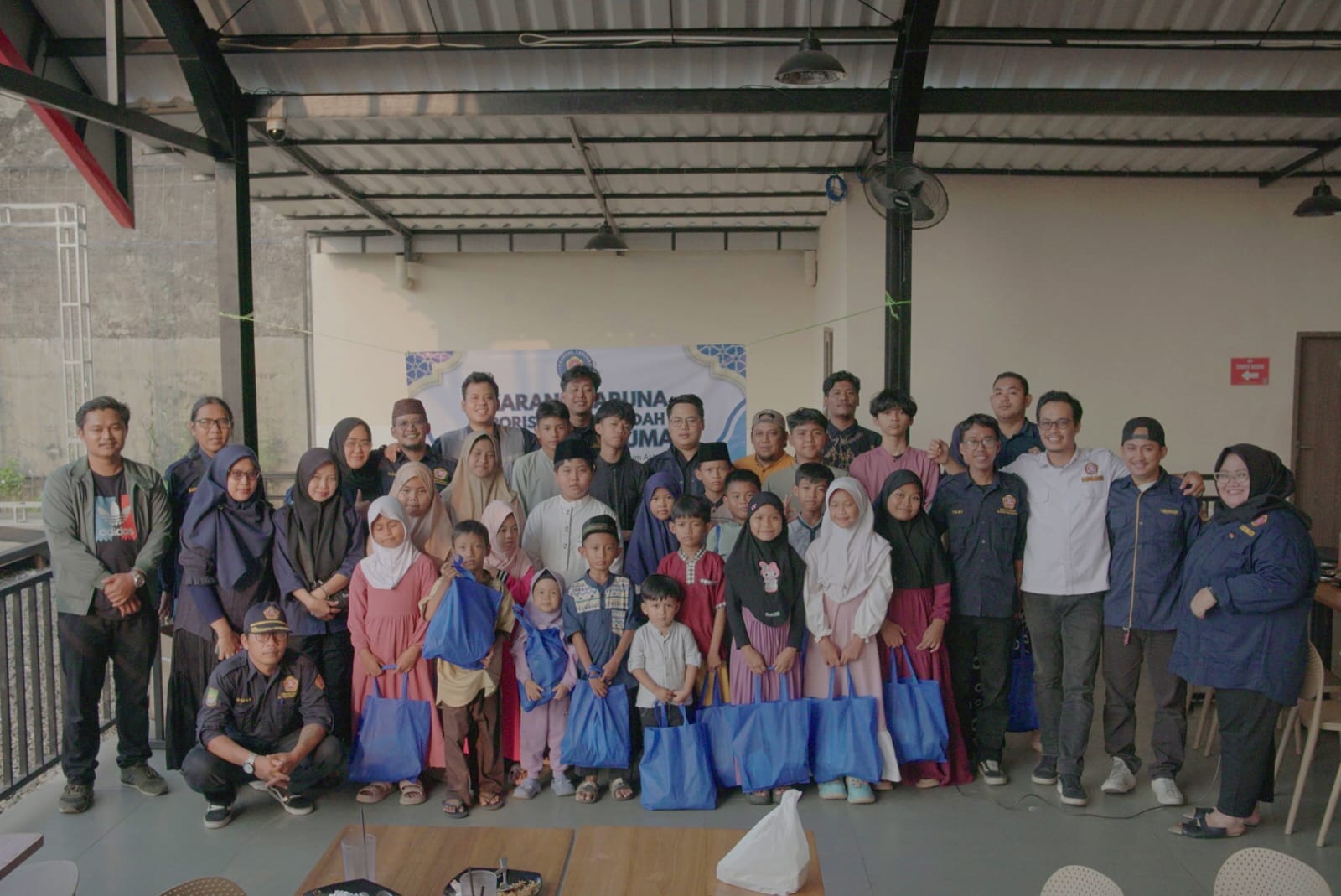 Karang Taruna Poris Plawad Indah Berbagi Senyum dengan Yatim