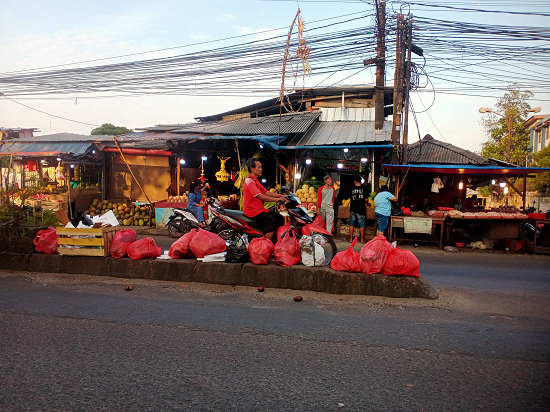 Sampah di Median Jalan Ciledug, Warga Harap Ada Tempat Pembuangan Khusus