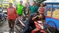 Diduga Kelelahan, Pria Ditemukan Meninggal di Atas Motor di Depan SPBU Batuceper