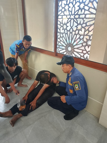 Santri di Tangerang Kabur ke Kubah Masjid karena Dibuli Seniornya