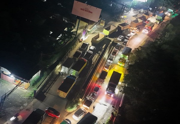 relaksasi jam operasional truk tambang di Parung (1)