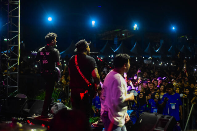 Konser Lastchild Virgoun (3)