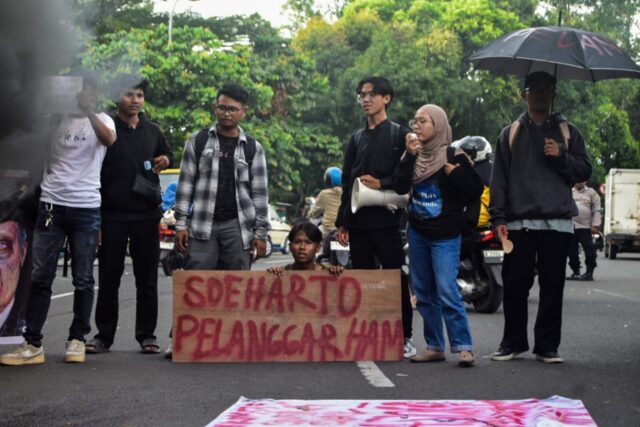 Mahasiswa tolak Gelar Pahlawan Soeharto (5)
