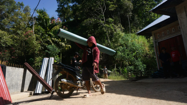 Perbaikan masjid di lokasi bencana Sumbar (10)