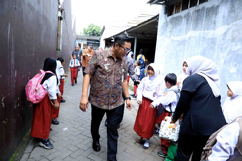 Genangan Air di SDN Pinang, Wakil Wali Kota Tangerang Langsung Turun Tangan