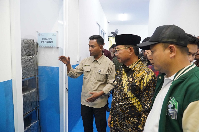PERESMIAN SPPG KUNCIRAN JAYA - WALIKOTA (2)