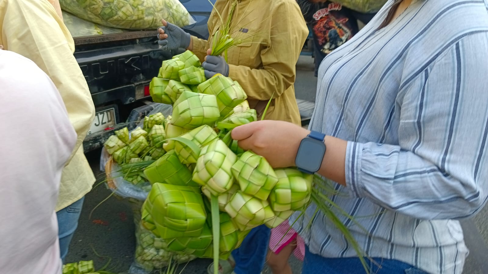 Penjual Ketupat Lebaran (5)