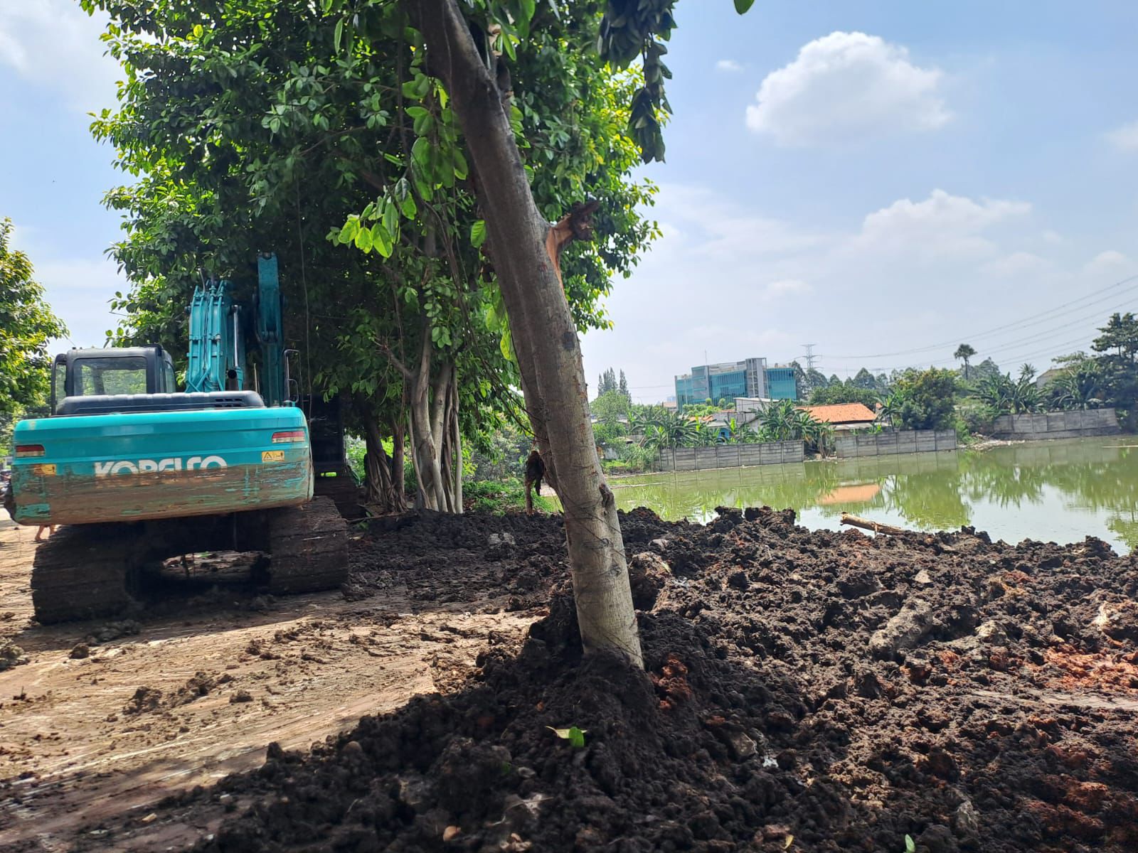 Protes pembangunan RS Mandaya (2)