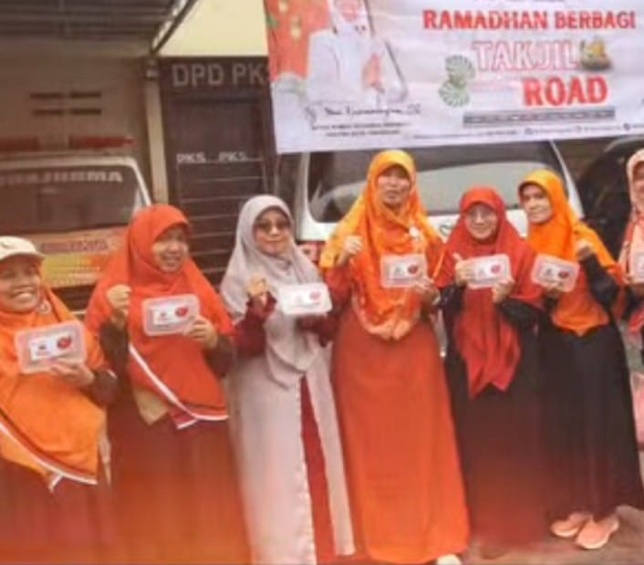 RKI Kota Tangerang Bagikan 250 Paket Takjil untuk Pengendara dalam Program TOR