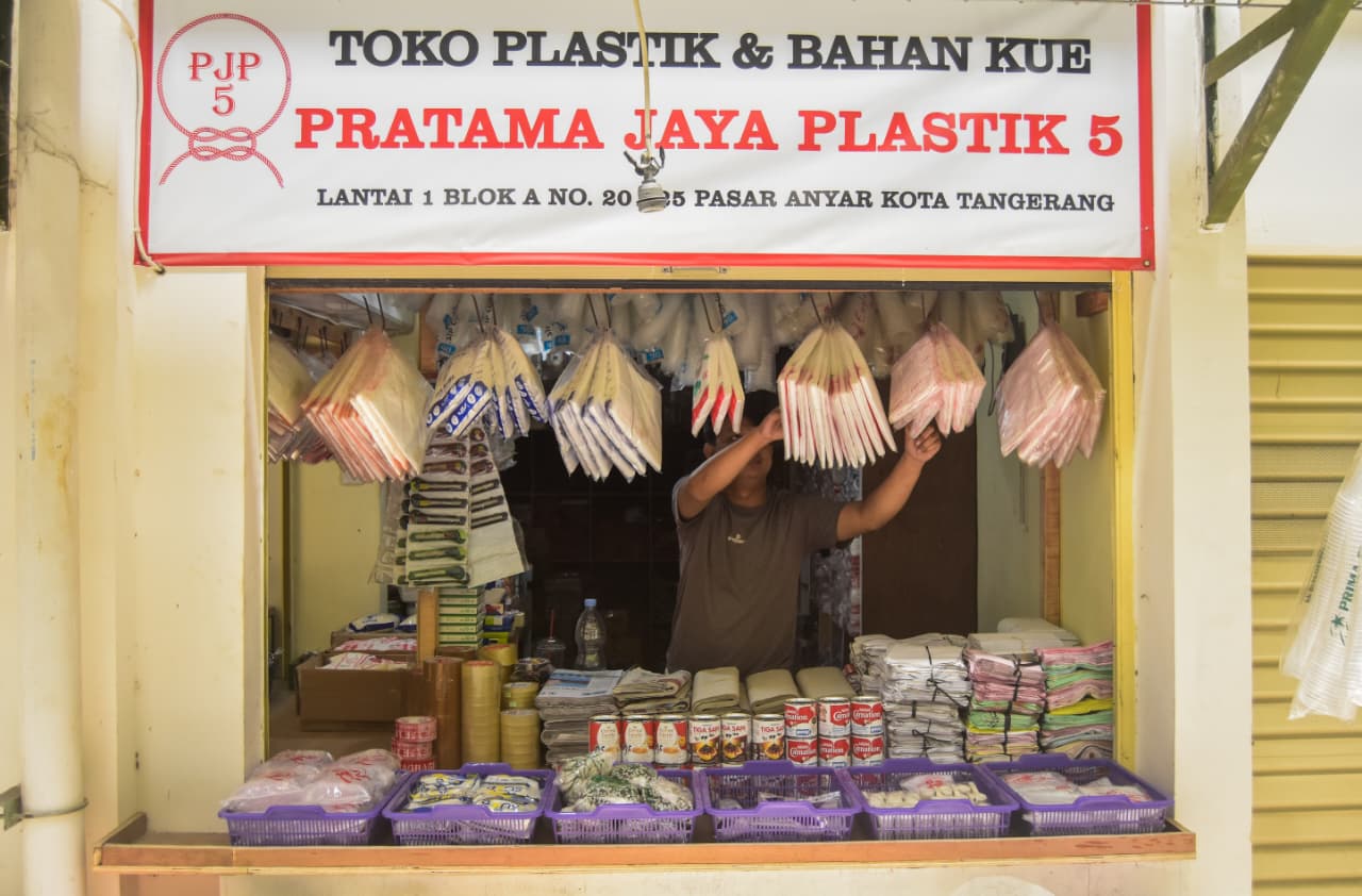 Kenaikan harga plastik di kota Tangerang