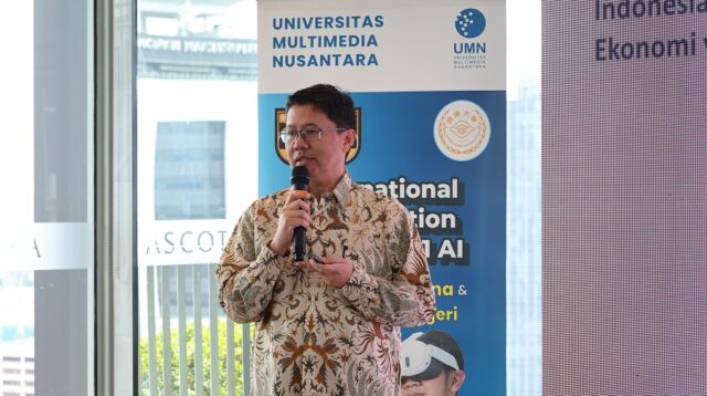 Pemaparan materi Program RPL UMN oleh Prio Utomo