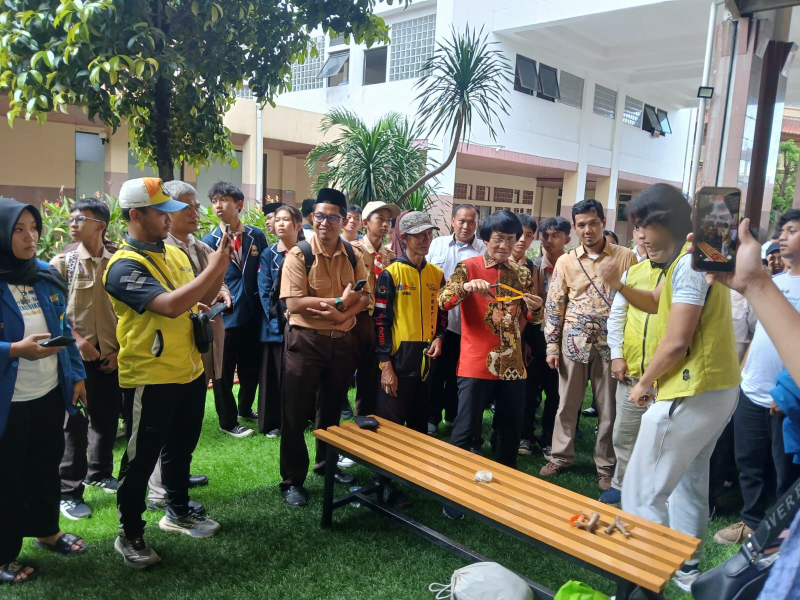 Permainan Tradisional Dinilai Mampu Mencegah Ketergantungan Gadget pada Anak