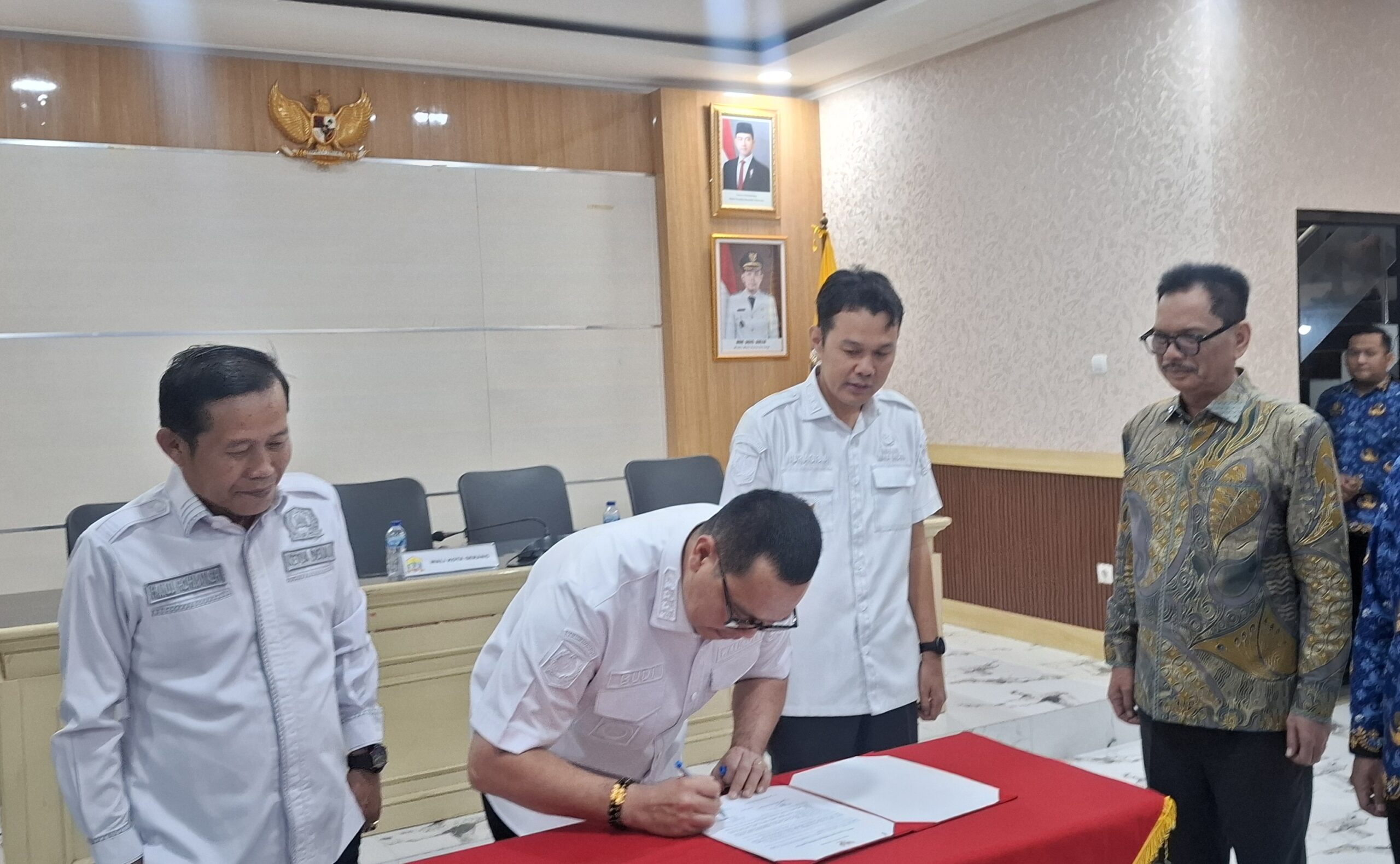 wali kota Serang rotasi pejabat