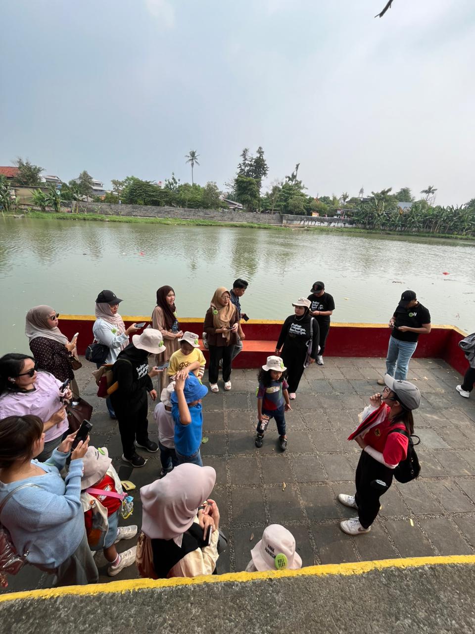 Sebagai bagian dari rangkaian acara, peserta juga diajak mengunjungi kawasan Pasar Lama Tangerang untuk mengenal lebih dekat budaya Cina Benteng.