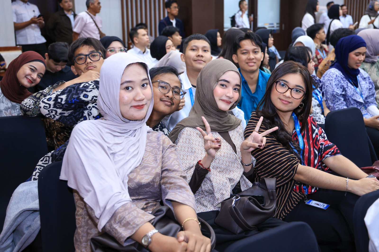 Menteri Ketenagakerjaan Yassierli resmi menutup Program Magang Nasional Batch 2 di Ruang Tridarma Kementerian Ketenagakerjaan, Jakarta, Selasa 26 Mei 2026.