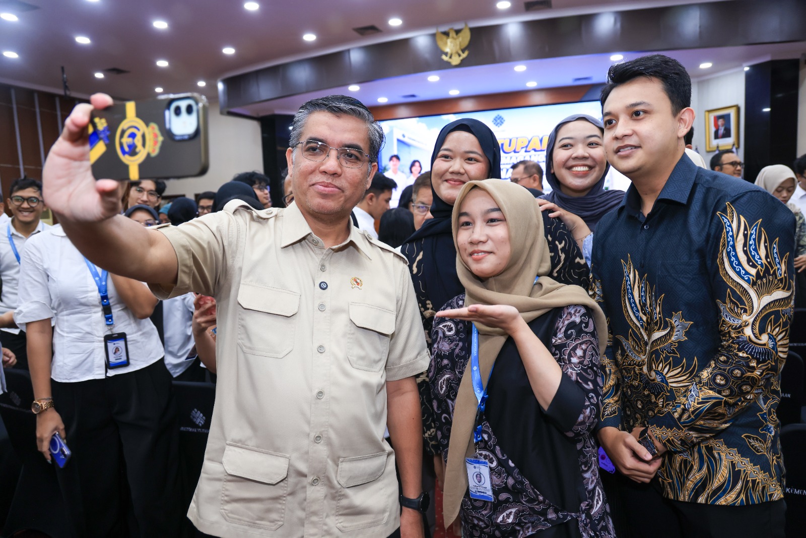 Menaker Yassierli Tutup Program Magang Nasional, 35 Persen Peserta Langsung Diterima Kerja (2) Menaker Yassierli Tutup Program Magang Nasional, 35 Persen Peserta Langsung Diterima Kerja