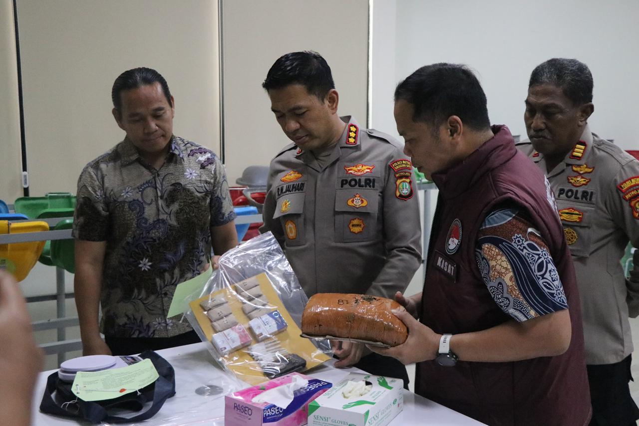 Polisi Ungkap Peredaran Ganja 1 Kilogram Lebih, Satu Pengedar Ditangkap di Karawaci