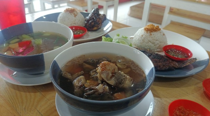 Sop iga nyambel banget