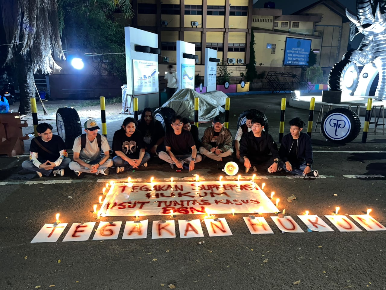 Aksi Lilin di Tangerang, Massa Desak Presiden Usut Tuntas Dugaan Persoalan di BGN