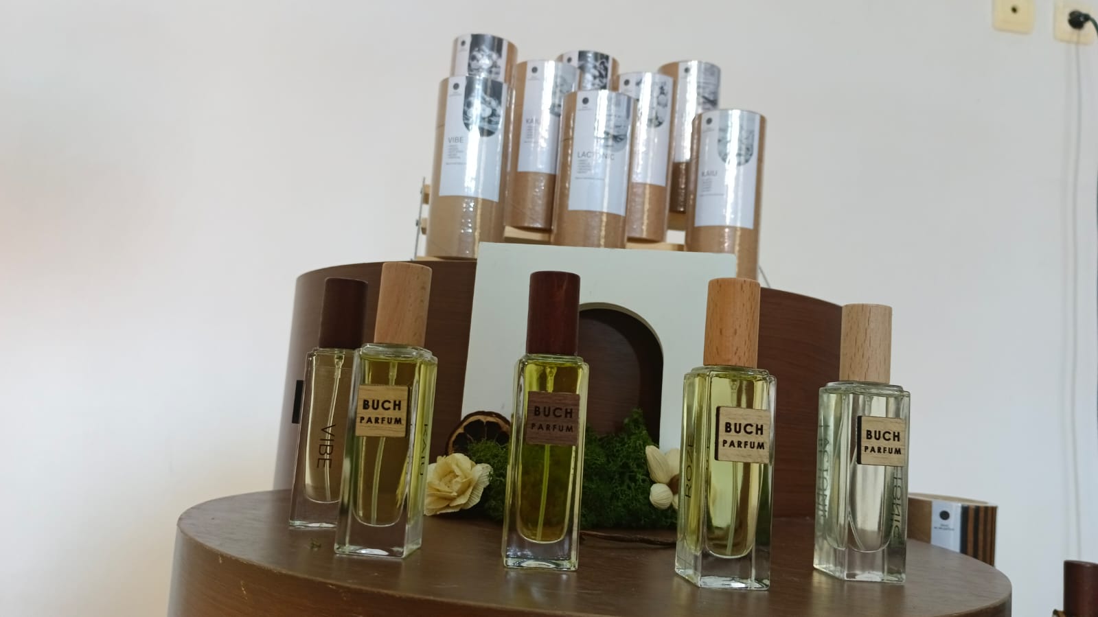 Dari Pintu ke Pintu hingga Punya Merek Sendiri, Kisah Elviana Mengembangkan Parfum BUCH