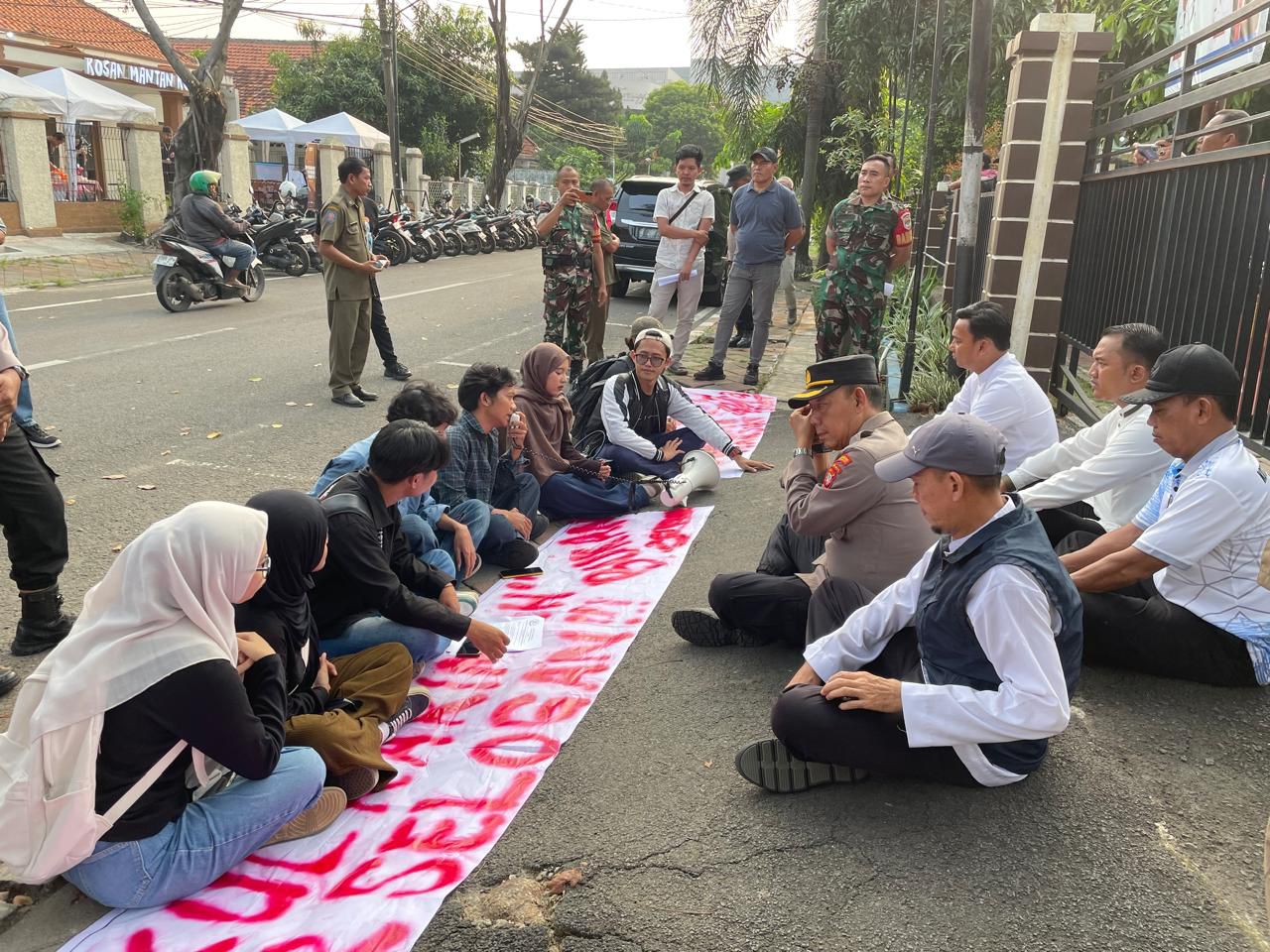 Didesak Mahasiswa, Kecamatan Tangerang Diminta Bertindak atas Dugaan Kos Prostitusi di Sukasari