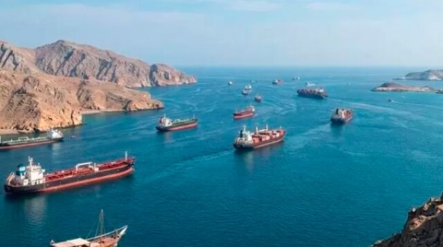 Ketegangan Baru di Selat Hormuz Balasan Pentagon dan Ultimatum Ekstrem Donald Trump