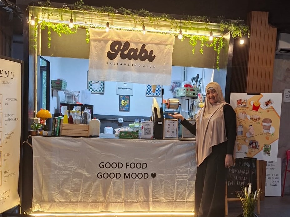 Mantan Atlet Badminton, Sari Kini Sukses Rintis Kedai Habi