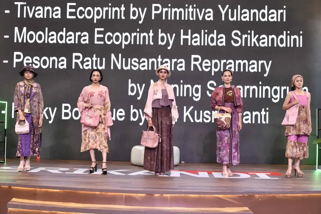 Mooladara Eco Fashion Andalkan Inovasi Warna Alam untuk Ikuti Tren Fashion. foto : IG Mooladara eco fashion