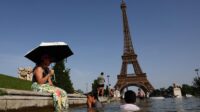 Gelombang panas ekstrem di Prancis. (Foto: REUTERS/Abdul Saboor)