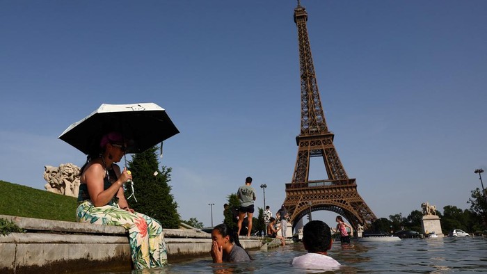Gelombang panas ekstrem di Prancis. (Foto: REUTERS/Abdul Saboor)