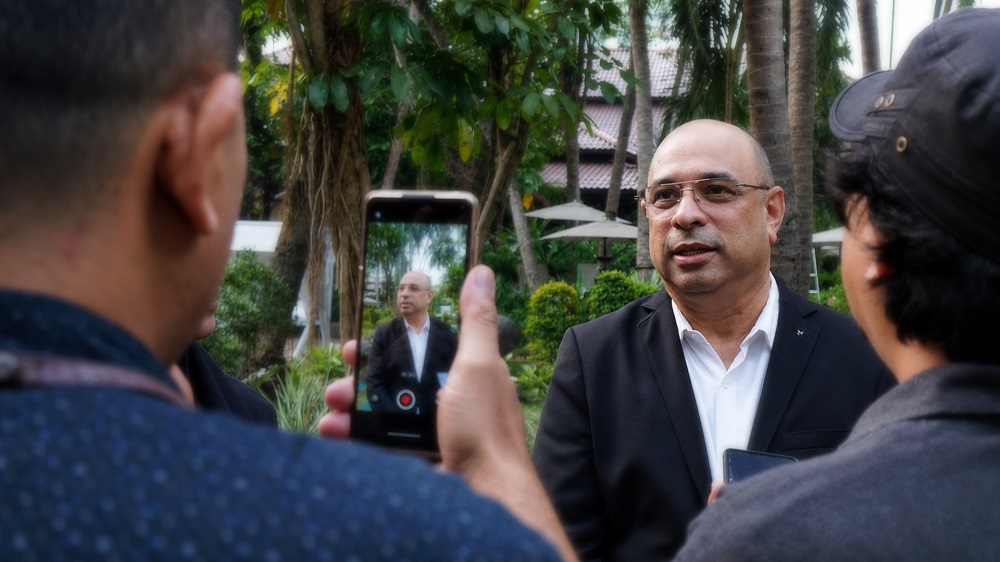 General Manager ARYADUTA Lippo Village, Roger Jude Hessing, mengatakan inovasi tersebut merupakan bentuk komitmen perusahaan dalam menghadirkan layanan yang relevan dengan kebutuhan masyarakat modern.