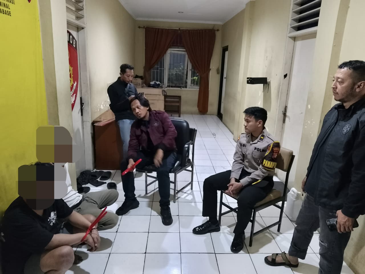 Bentrokan Berdarah di Ciledug Dipicu Dugaan Pungli Preman, Polisi Buru Pelaku Utama Bentrokan Berdarah di Ciledug Dipicu Dugaan Pungli Preman, Polisi Buru Pelaku Utama