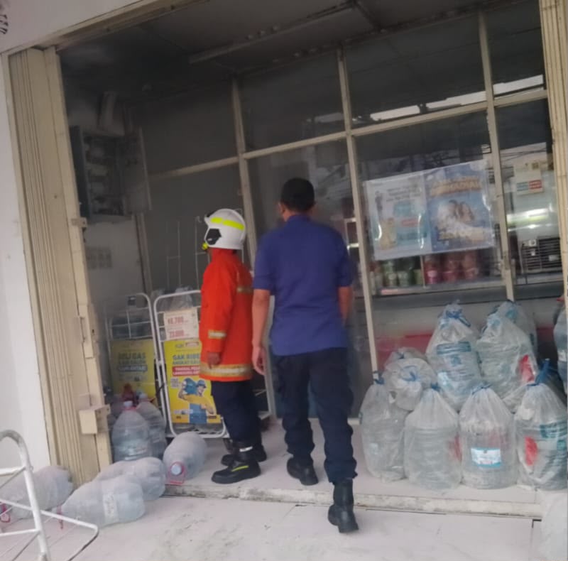 Indomaret di Ciledug Nyaris Dilalap Api Gegara MCB Listrik Korsleting