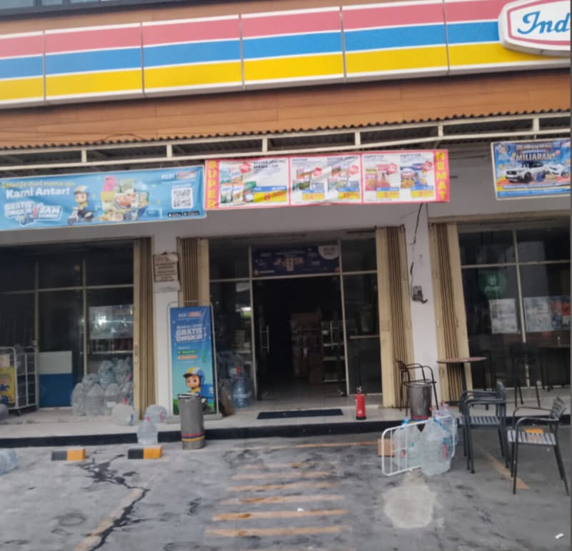 Indomaret di Ciledug Nyaris Dilalap Api Gegara MCB Listrik Korsleting (2) Indomaret di Ciledug Nyaris Dilalap Api Gegara MCB Listrik Korsleting