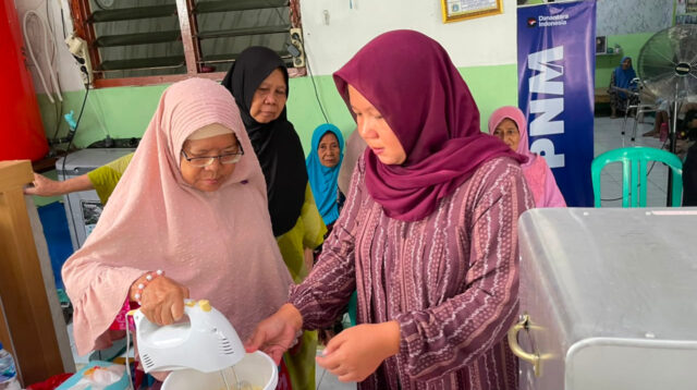 PNM Gelar Pelatihan Menjahit dan Membuat Kue untuk Lansia di Panti Werdha Jakarta, Dorong Kemandirian Produktif