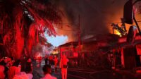 Pabrik Kemenyan di Kota Tangerang Terbakar, 14 Unit Damkar Dikerahkan Pabrik Kemenyan di Kota Tangerang Terbakar, 14 Unit Damkar Dikerahkan