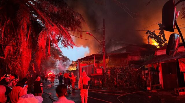 Pabrik Kemenyan di Kota Tangerang Terbakar, 14 Unit Damkar Dikerahkan